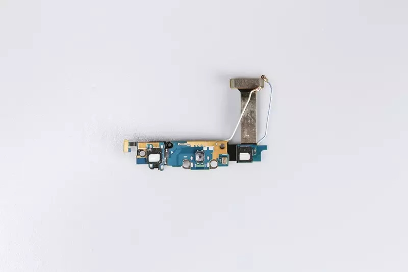 王自如拆解Galaxy S6 Edge：曲面屏秘密揭晓